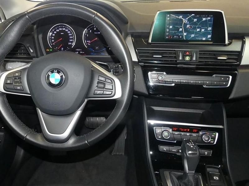 Usado BMW 225 Active Tourer iPerformance 224 CV (164 kW) 2019 Negro Monovolumen