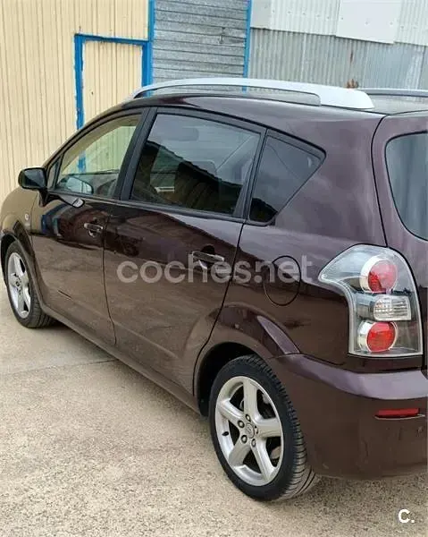 Usado Toyota Corolla Verso Sport 177 CV (130 kW) 2007 Granate Monovolumen