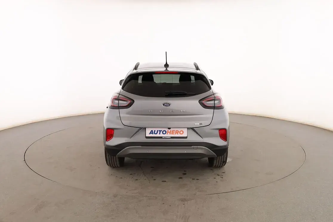 Usado Ford Puma Titanium 125 CV (91 kW) 2022 Gris SUV