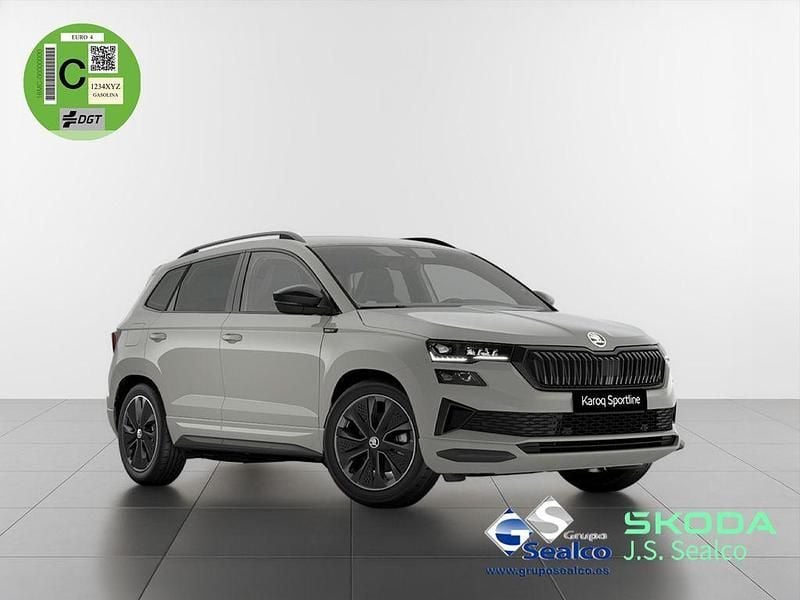 Gris Nuevo 2025 Skoda Karoq SportLine SUV | 34.038 € (Precio justo) - Imagen 1/4