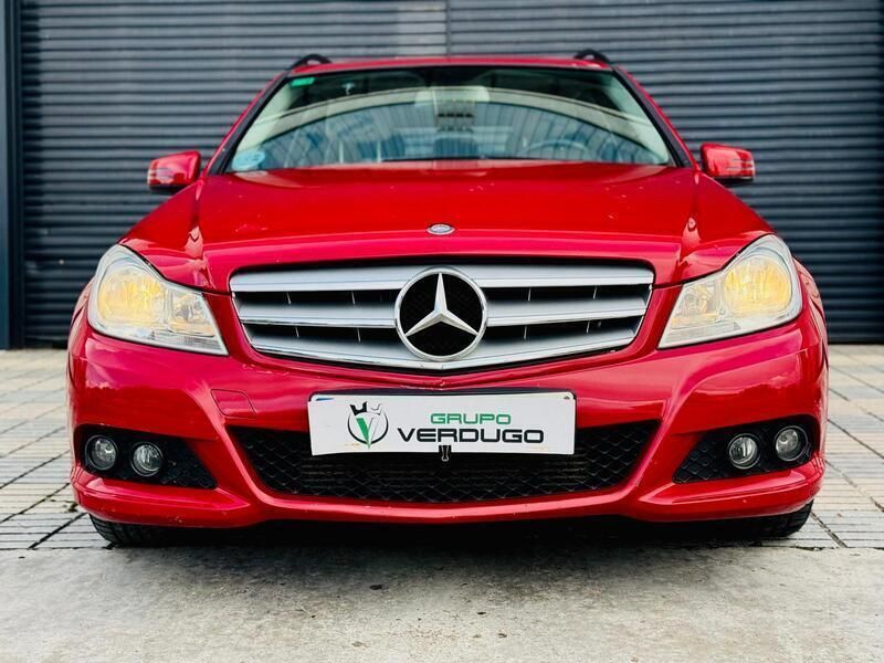 Rojo Usado 2011 Mercedes C180 Edition Berlina | 12.000 € - Imagen 1/4