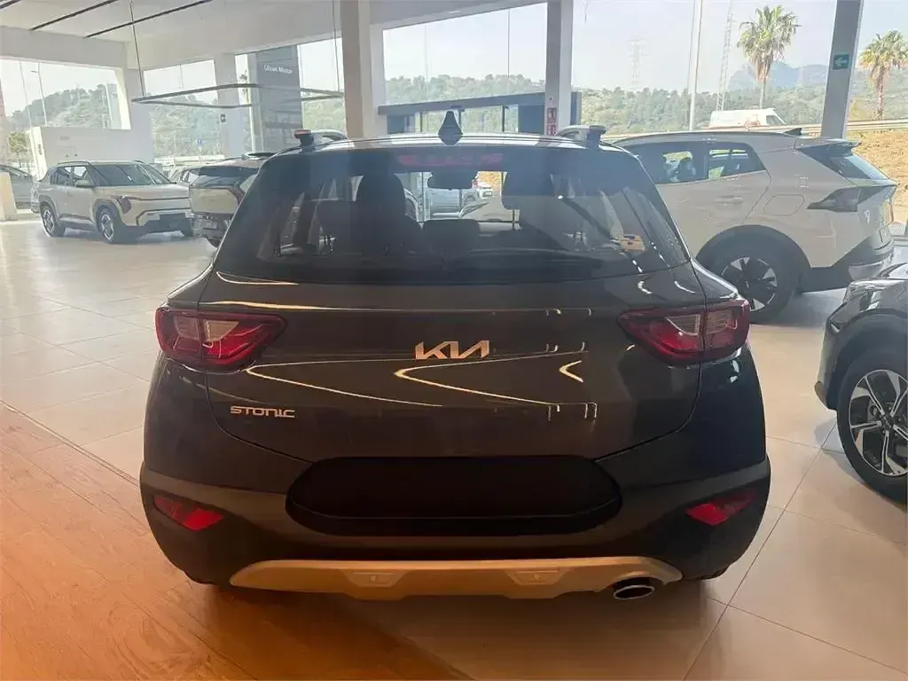 Nuevo Kia Stonic 79 CV (58 kW) 2026 Azul SUV
