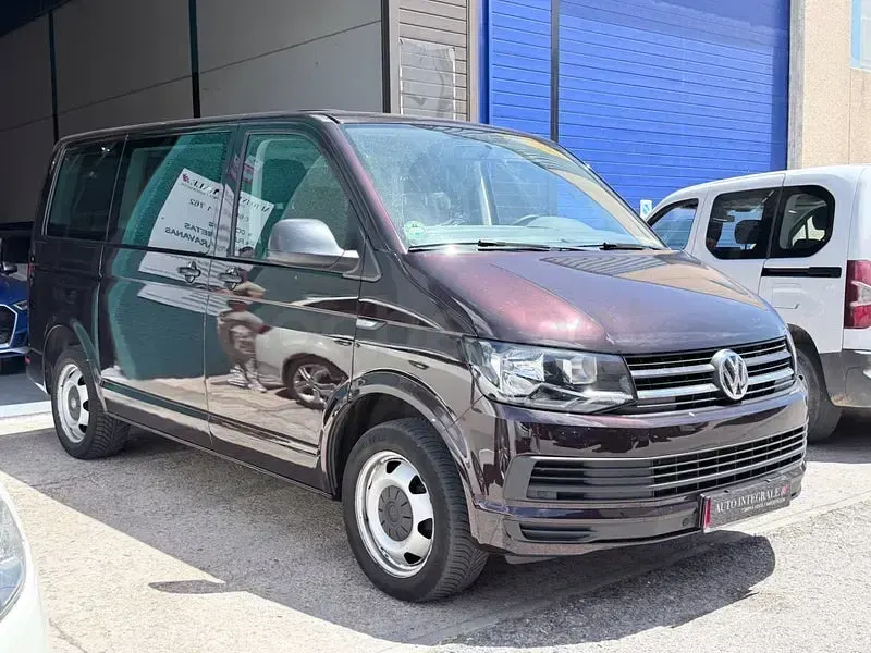 Usado VW Multivan 150 CV (110 kW) 2018 Violeta / lila Monovolumen