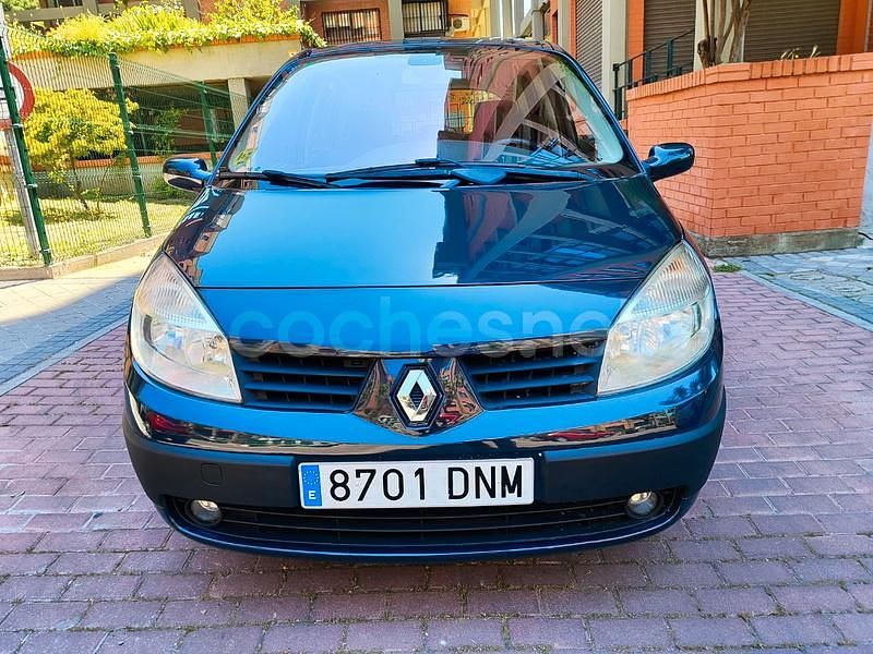 Usado Renault Scénic II Dynamique 98 CV (72 kW) 2005 Gris / plata Monovolumen