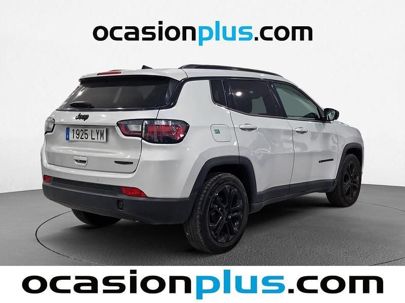 Usado Jeep Compass Night Eagle 130 CV (95 kW) 2022 Blanco SUV