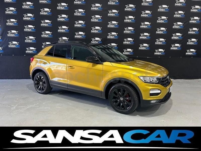 Usado VW T-Roc Life 150 CV (110 kW) 2022 Amarillo SUV