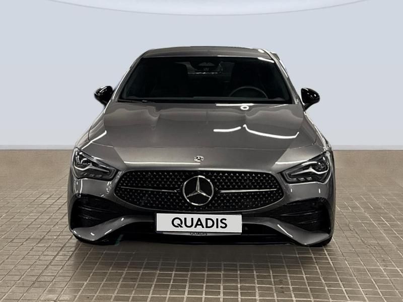 Usado Mercedes CLA200 163 CV (119 kW) 2025 Gris Berlina