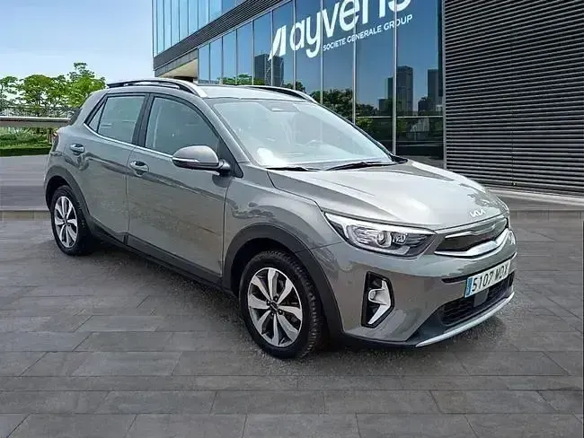 Usado Kia Stonic 120 CV (88 kW) 2023 Verde SUV