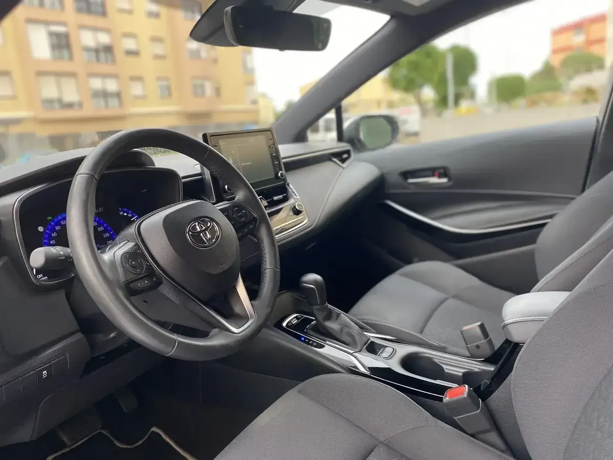 Usado Toyota Corolla 184 CV (135 kW) 2020 Gris Familiar