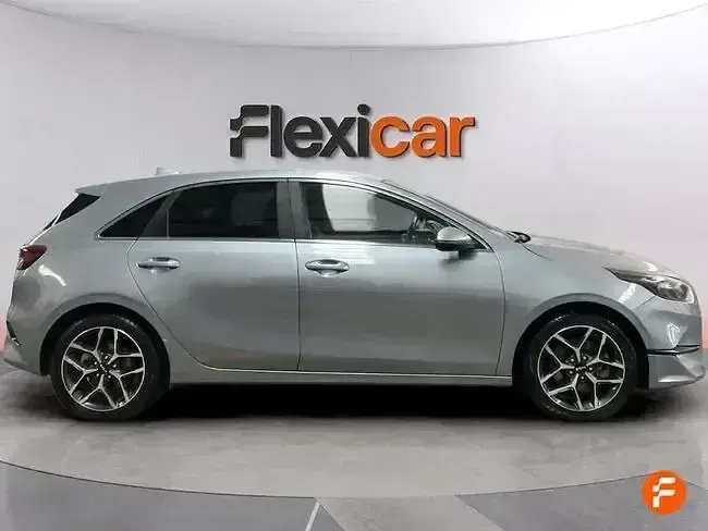 Usado Kia Ceed 120 CV (88 kW) 2021 Gris Utilitario