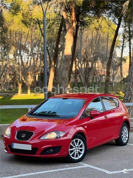 Käytetty Seat Leon Reference 105 HP (77 kW) 2011 Punainen Viistoperä