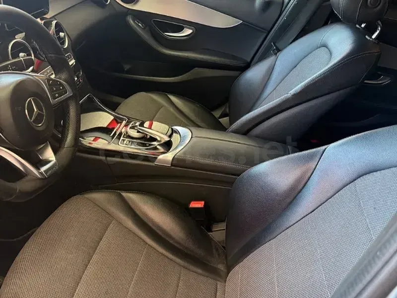 Usado Mercedes C220 AMG 170 CV (125 kW) 2016 Gris / plata Berlina