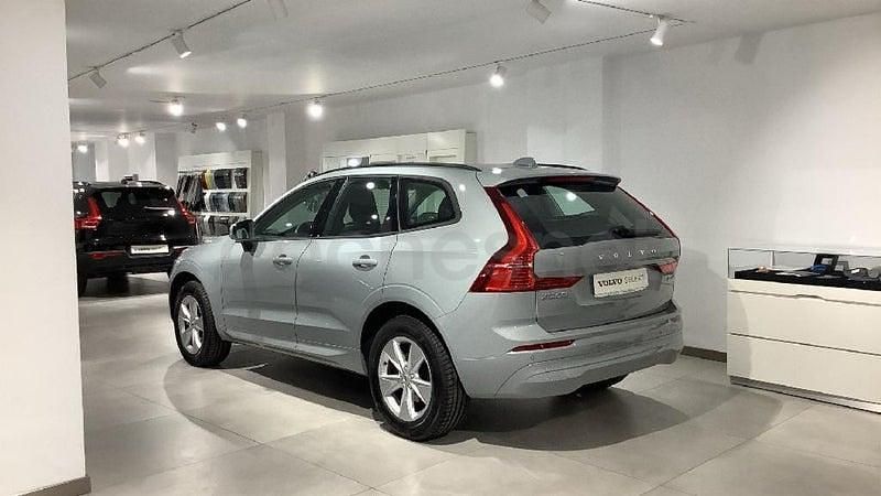 Usado Volvo XC60 250 CV (183 kW) 2025 Gris / plata SUV