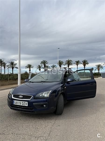 Usado Ford Focus Sport 115 CV (84 kW) 2006 Azul Berlina