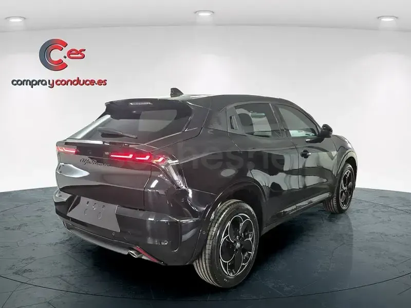 Nuevo Alfa Romeo Junior 145 CV (106 kW) 2026 Negro SUV