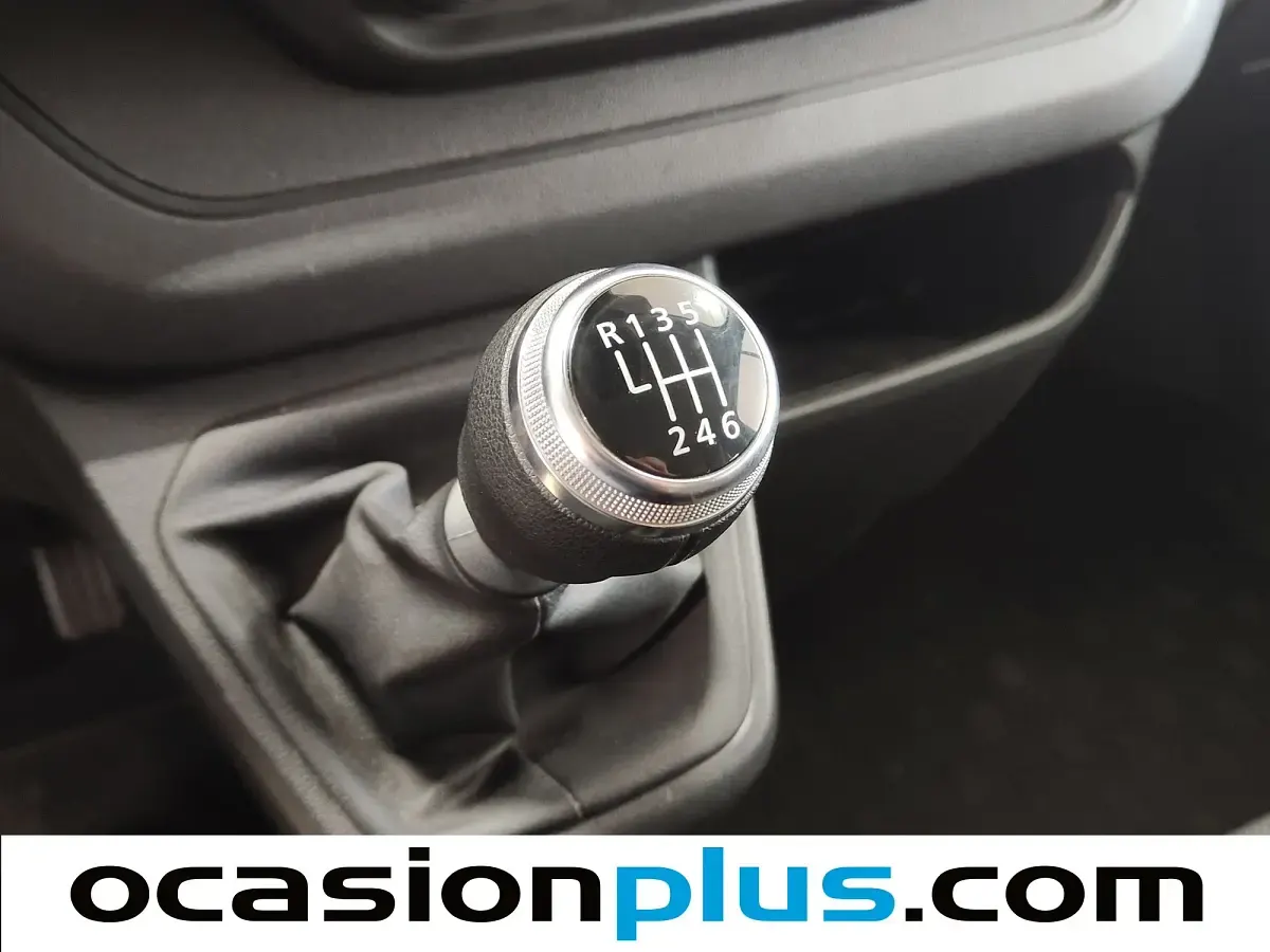 Usado Nissan Primastar S 150 CV (110 kW) 2024 Gris Monovolumen