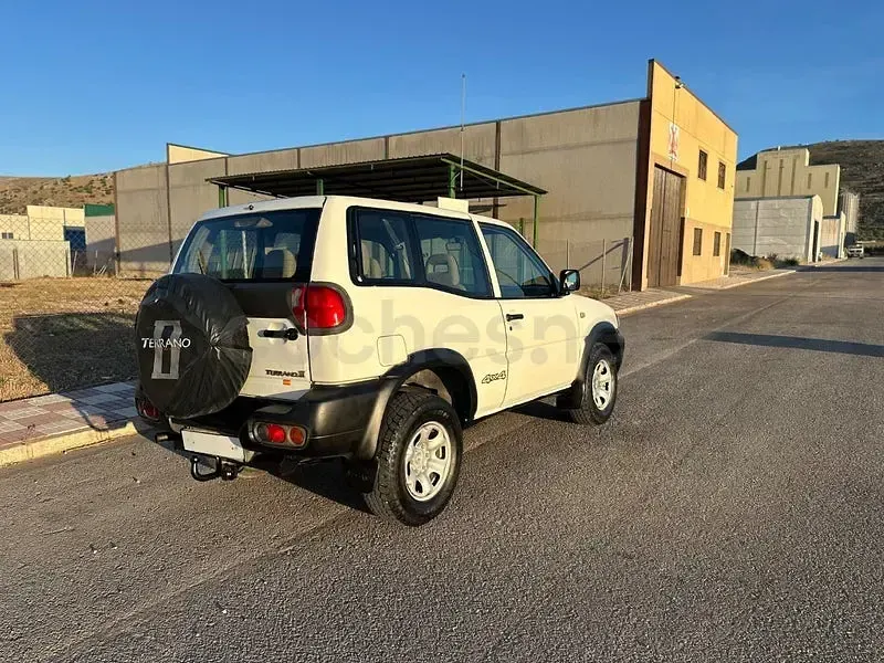 Usado Nissan Terrano Comfort 125 CV (91 kW) 2002 Blanco SUV