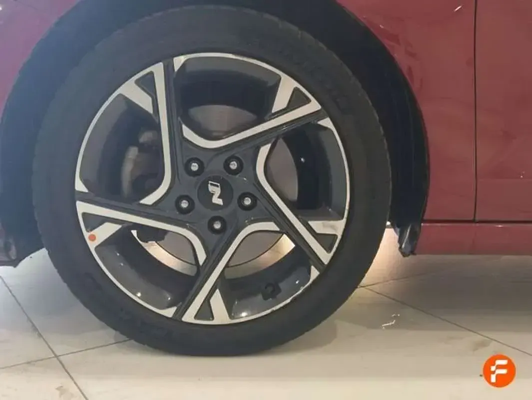 Usado Hyundai i30 N Line 120 CV (88 kW) 2022 Rojo Berlina