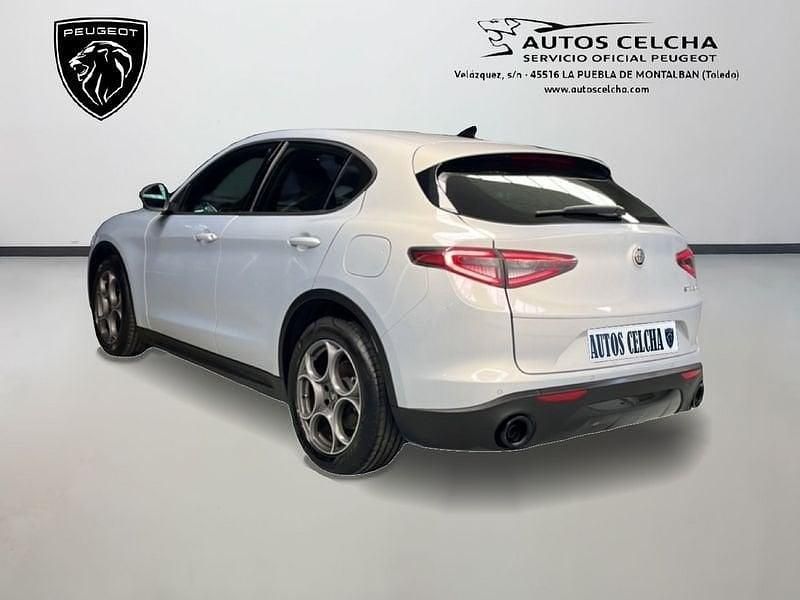 Usado Alfa Romeo Stelvio Sprint 160 CV (117 kW) 2024 Gris SUV