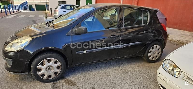 Negro Usado 2009 Renault Clio II Authentique Berlina | 3800 € (Buen precio) - Imagen 1/4