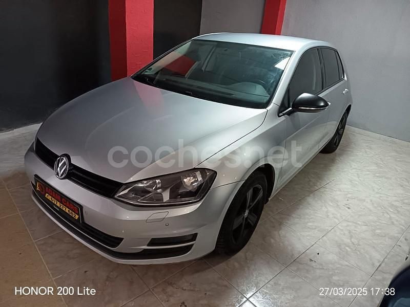 Gris / plata Usado 2014 VW Golf VII Edition Berlina | 8500 € (Buen precio) - Imagen 1/4