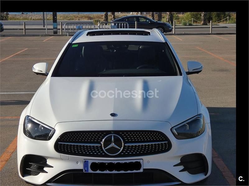 Usado Mercedes E300 320 CV (235 kW) 2021 Blanco Familiar