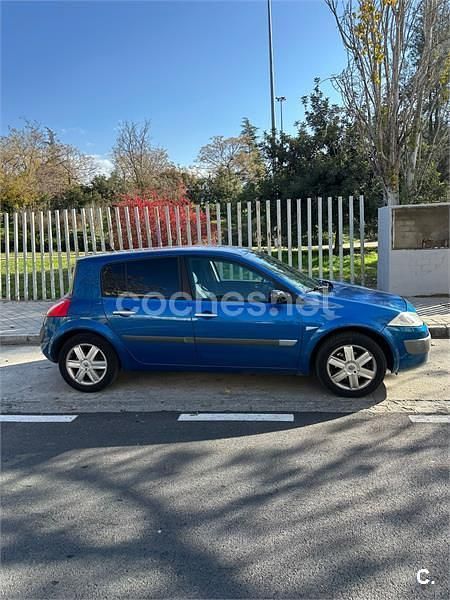 Usado Renault Mégane II Dynamique 115 CV (84 kW) 2005 Azul Berlina