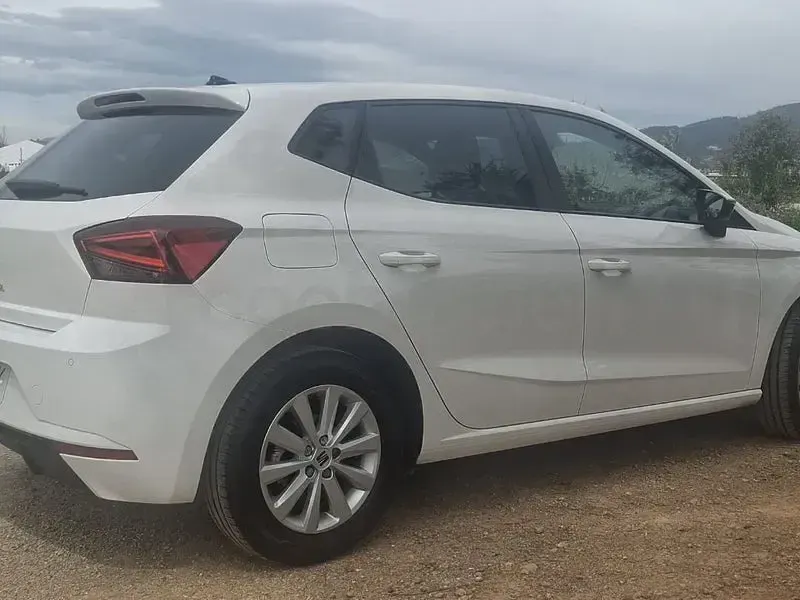 Usado Seat Ibiza Style 110 HP (80 kW) 2021 Branco Citadino