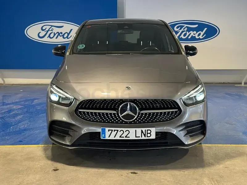 Usado Mercedes B200 150 CV (110 kW) 2021 Gris / plata Utilitario
