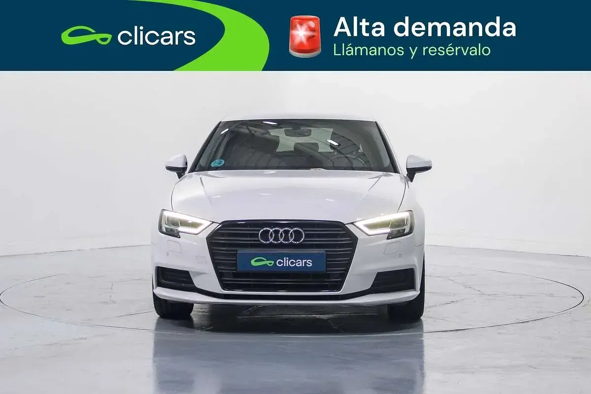 Usado Audi A3 Sportback Design 110 CV (80 kW) 2017 Blanco Utilitario