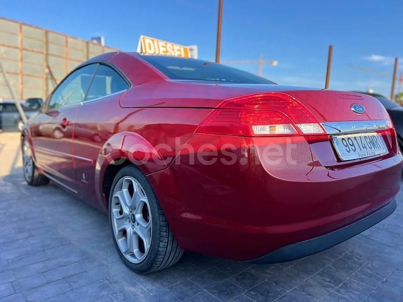 Usado Ford Focus Cabriolet Titanium 136 CV (100 kW) 2008 Granate Descapotable