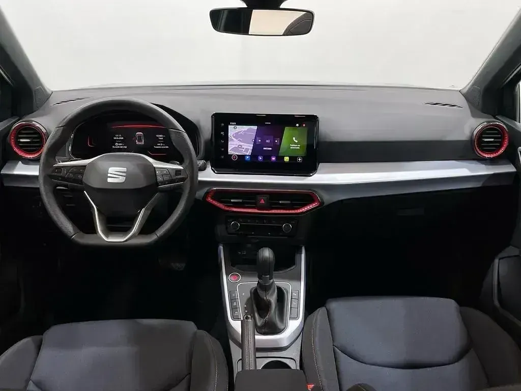 Usado Seat Arona FR 115 CV (84 kW) 2025 Rojo SUV