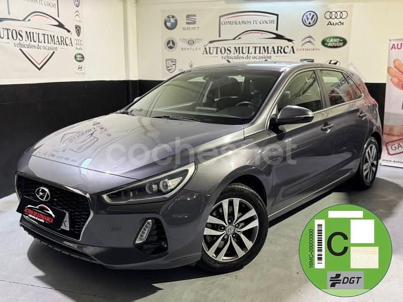 Gris / plata Usado 2018 Hyundai i30 GO! Berlina | 7499 € - Imagen 1/4