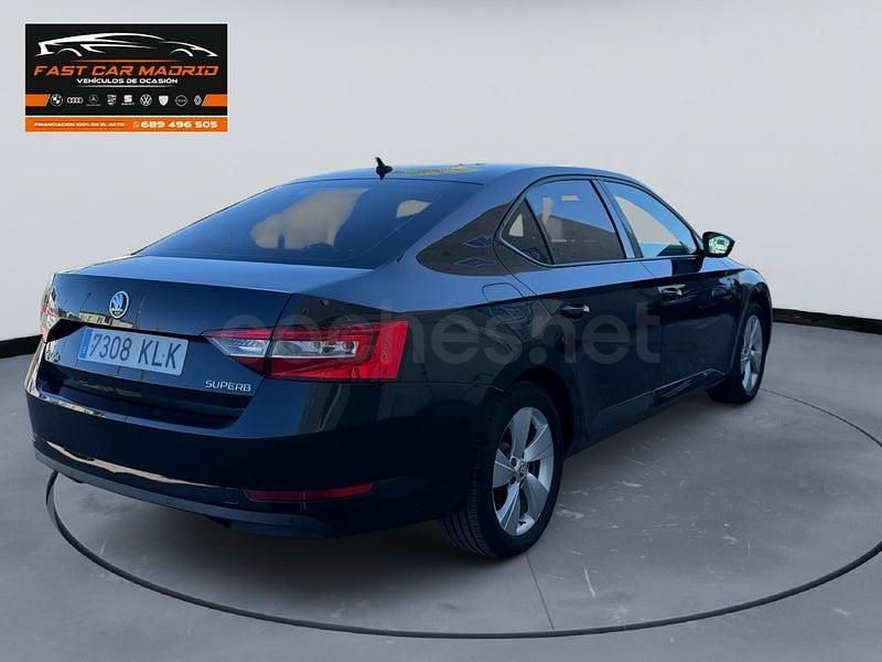 Usado Skoda Superb Style 150 HP (110 kW) 2018 Preto Sedan