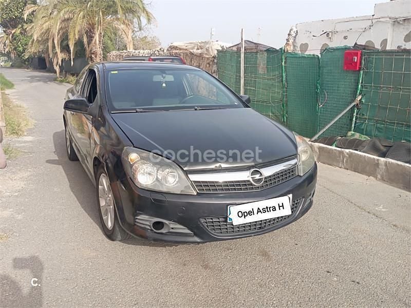Usado Opel Astra GTC Enjoy 90 CV (66 kW) 2008 Negro Berlina