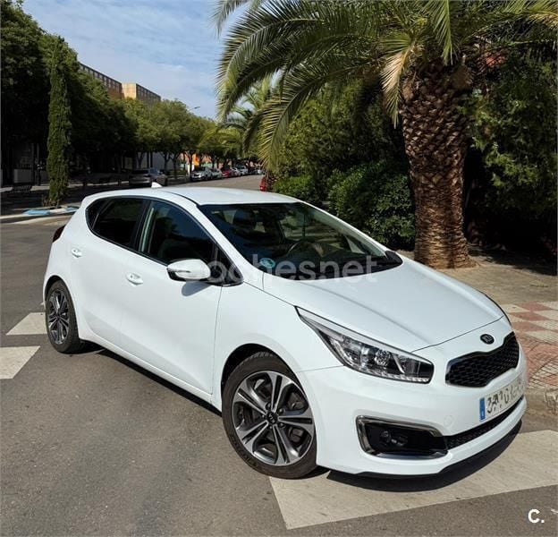 Blanco Usado 2018 Kia Ceed GT Berlina | 11.900 € (Super precio) - Imagen 1/4