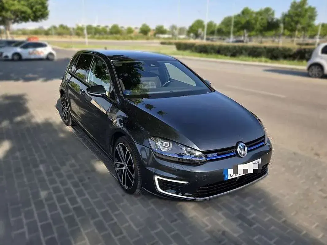 Usado VW Golf VII GTE 150 CV (110 kW) 2016 Gris Berlina