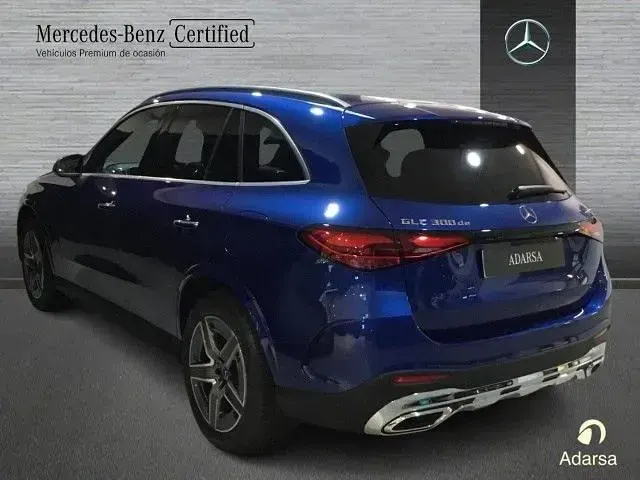 Usado Mercedes GLC300e 333 CV (244 kW) 2025 Azul espectra
