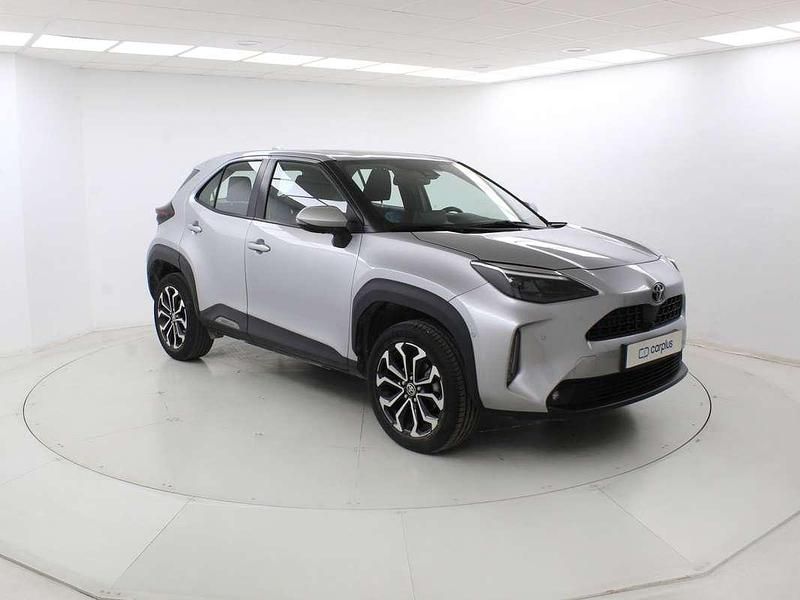 Usado Toyota Yaris Cross 116 CV (85 kW) 2022 Gris SUV