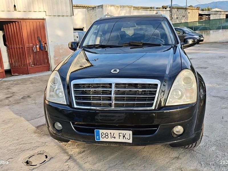 Usado Ssangyong (KGM) Rexton II Limited 165 CV (121 kW) 2007 Negro SUV