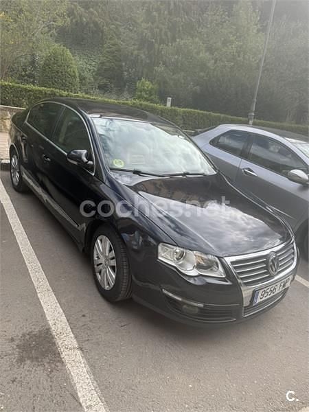 Negro Usado 2007 VW Passat Trendline Berlina | 6500 € (Un poco caro) - Imagen 1/4