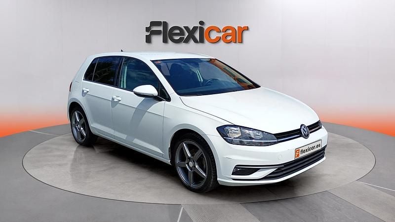 Usado VW Golf VII Advance 116 HP (85 kW) 2019 Branco Sedan