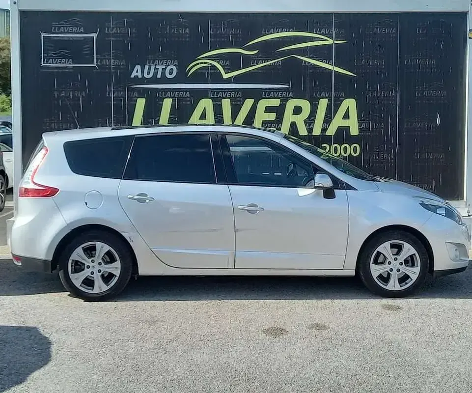 Usado Renault Scenic E-Tech Dynamique 129 CV (94 kW) 2009 Gris Monovolumen