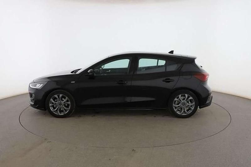 Usado Ford Focus ST-Line 126 CV (92 kW) 2023 Negro Berlina