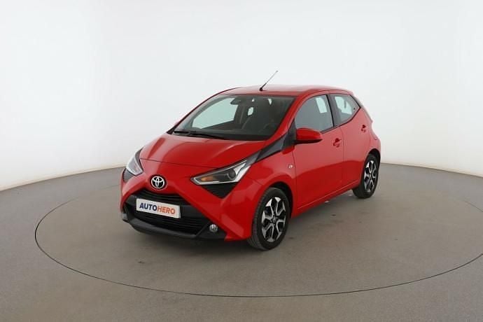 Rojo Usado 2021 Toyota Aygo X-play Utilitario | 13.199 € (Precio justo) - Imagen 1/3