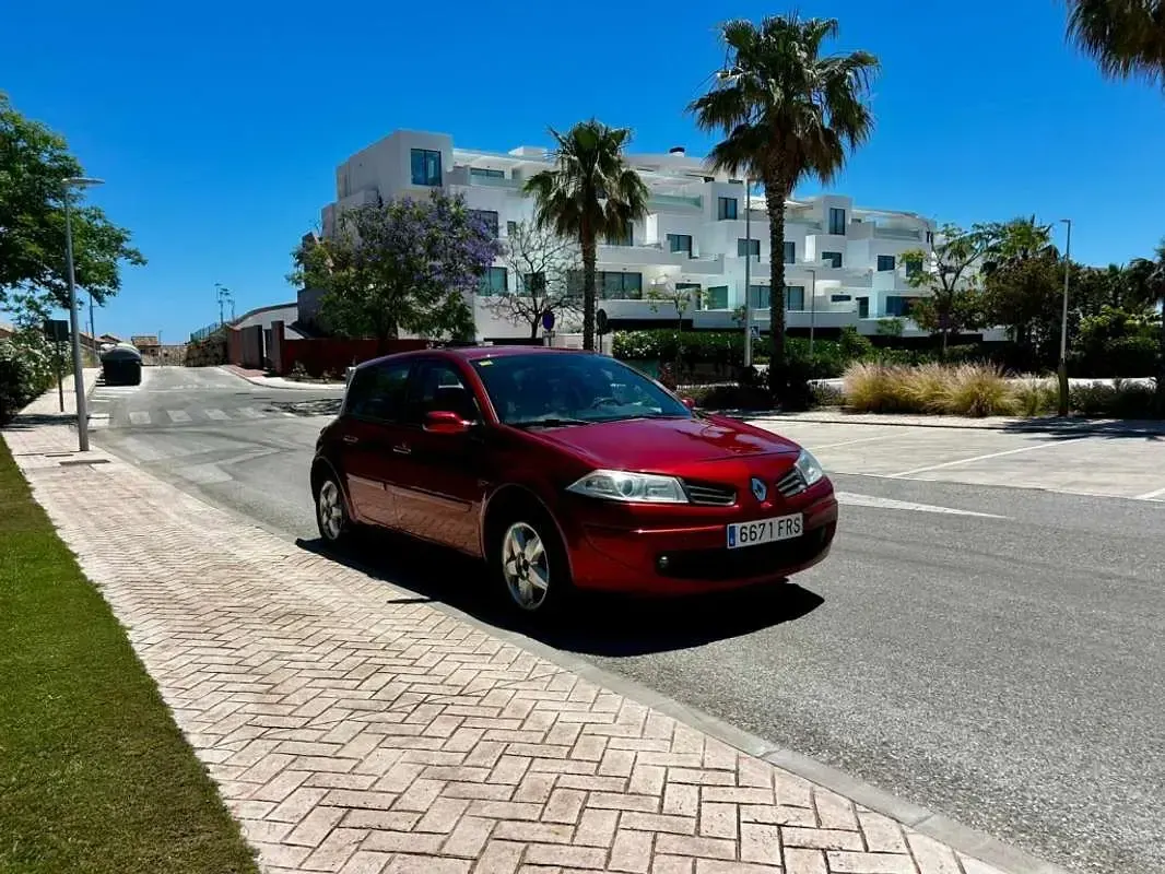 Usado Renault Mégane Dynamique 111 CV (81 kW) 2007 Burdeos Utilitario