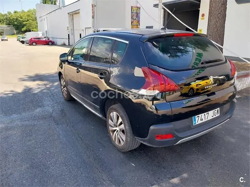 Usado Peugeot 3008 Allure 130 CV (95 kW) 2016 Negro SUV