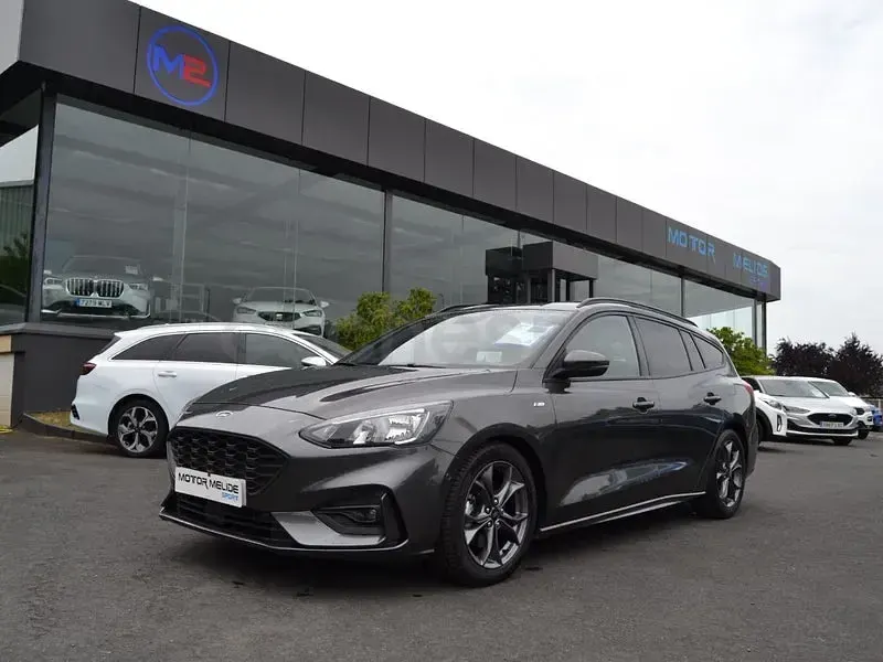 Usado Ford Focus ST-Line 125 CV (91 kW) 2019 Gris / plata Familiar