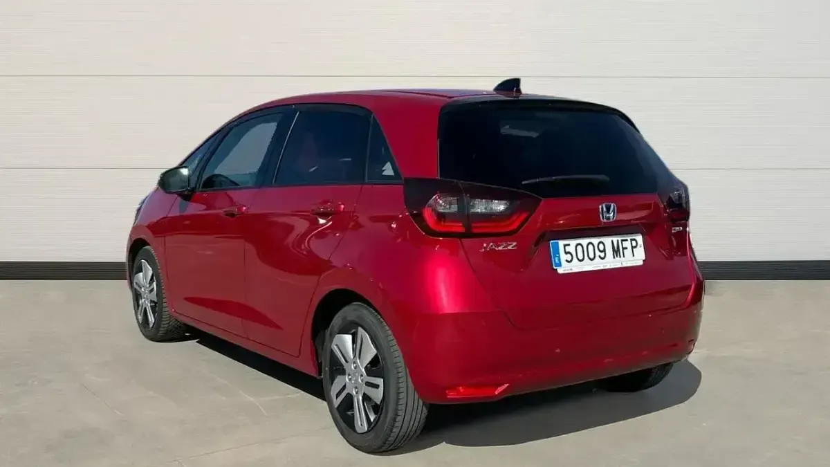 Usado Honda Jazz Executive 109 CV (80 kW) 2023 Rojo Utilitario