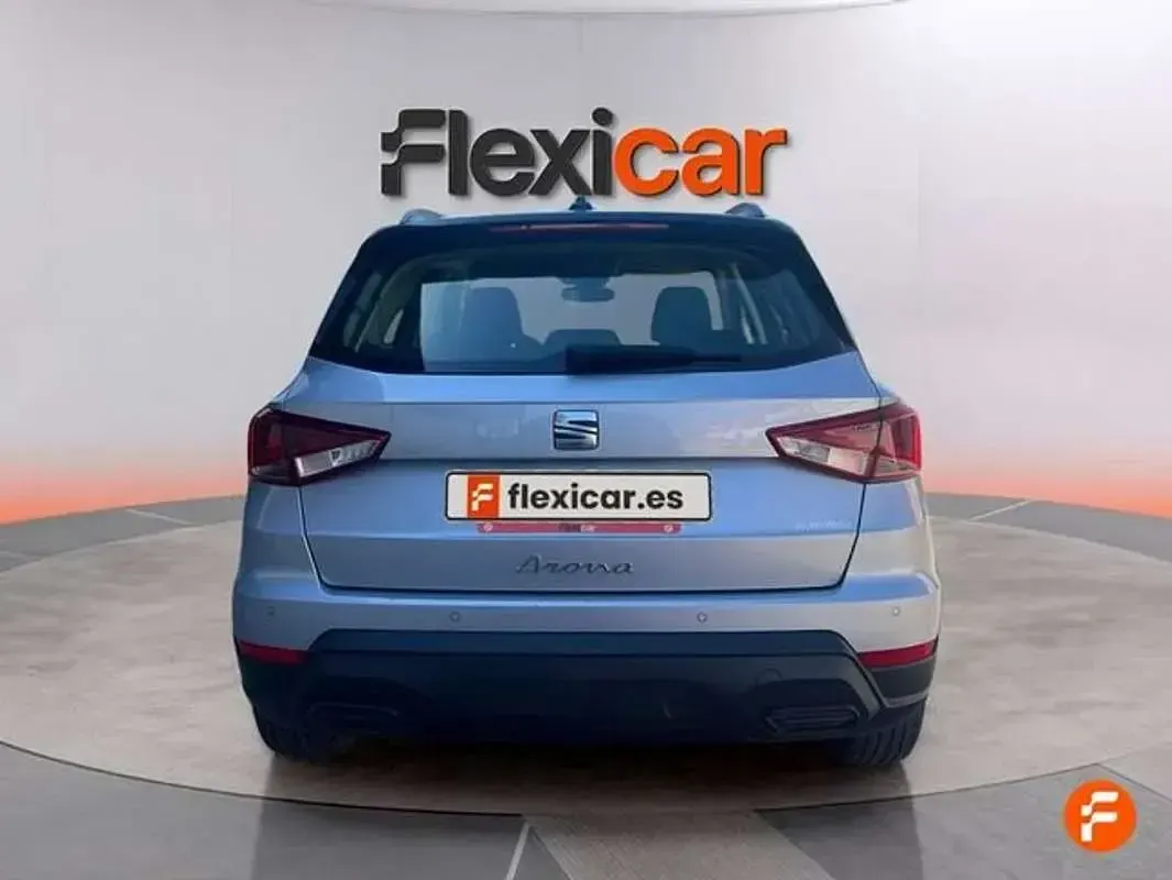 Usado Seat Arona Style 116 CV (85 kW) 2022 Gris SUV